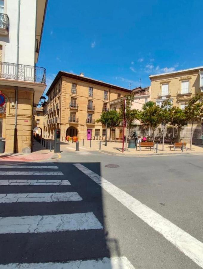 Apartamentos C&E Haro Exterior photo